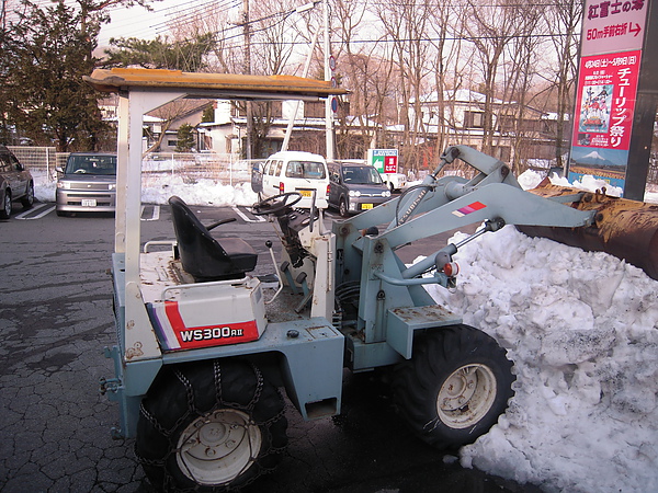 難得一見的鏟雪車~台灣沒看過..