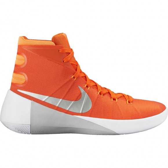 Team-Colorways-Make-the-Nike-Hyperdunk-2015-Look-Good-5-e1430155146426.jpg