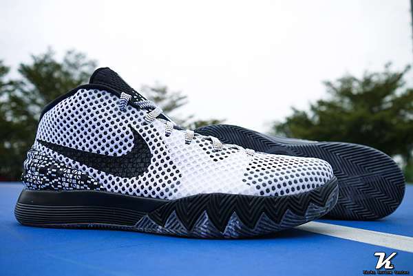 nike kyrie 1 bhm