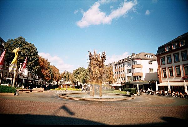 r001-012.jpg
