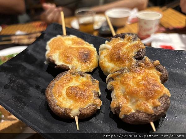 【Kay食記】什麼都賣的串燒、燒烤、海鮮店，聊天聚餐的好地方