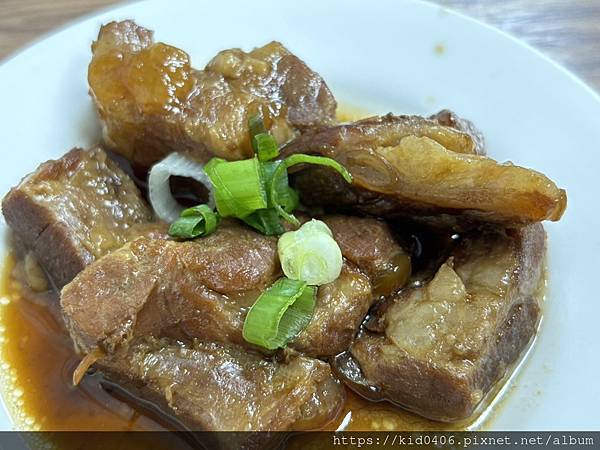 【Kay食記】武廟商圈中評價很好又好吃的雞肉飯、軟骨飯小吃店