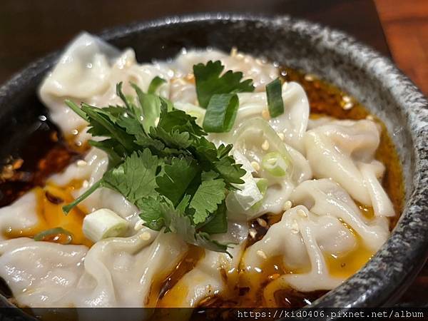 【Kay食記】低調不易發現，麻辣味很足夠價位又不貴的【宮寶寶