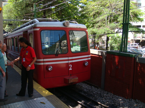 往山頂的電車