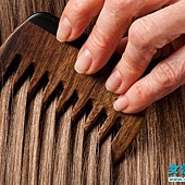 What material good comb wooden comb and sandalwood comb which is better2