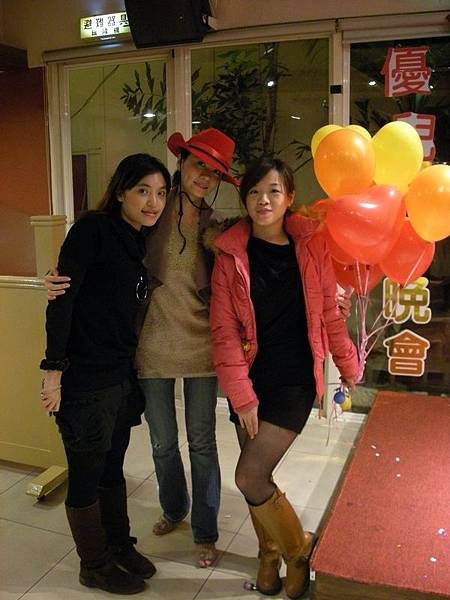 還是正常人的Look好看~