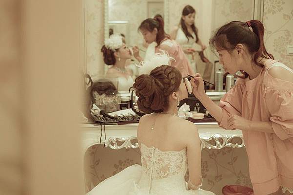 這張很有歌劇女伶的感覺XD