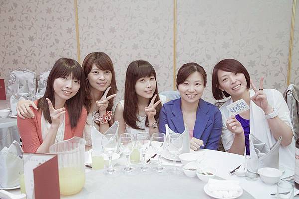 大學姊妹淘五枚