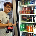 門把上的是假的(((我還問他拿3瓶幹嘛XD