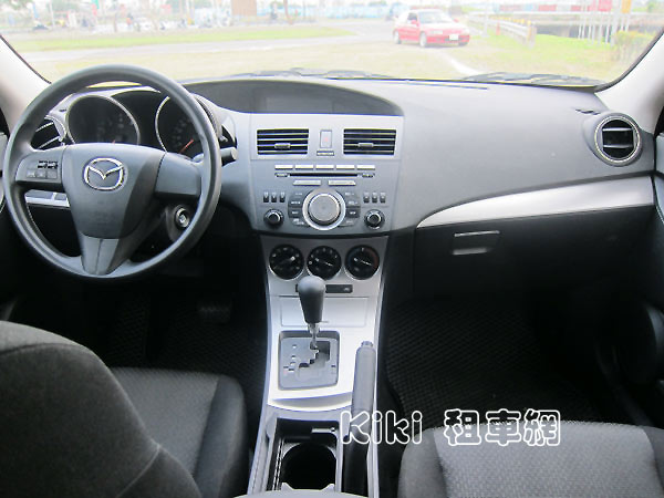 Mazda-3-黑-1.6-3-logo.jpg