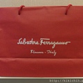 2013年1月．Salvatore Ferragamo 2012秋冬折扣男、女鞋、領帶01