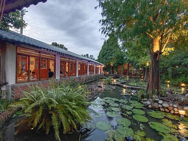 台中南屯【田寮農莊】庭園景觀餐廳 | 寵物友善、家庭聚餐的理