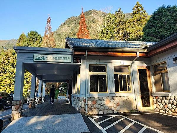 南投森林系露營區【蟬說：溪頭生態露營區】寬敞舒適露營車體驗｜