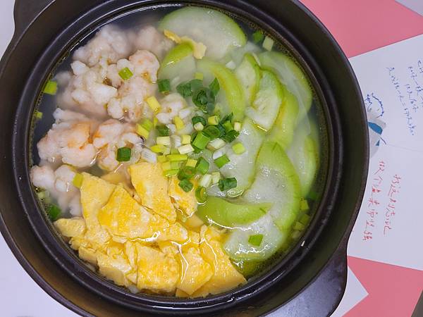 絲瓜蝦球雞蛋湯，簡單快速，清甜鮮美減脂湯！