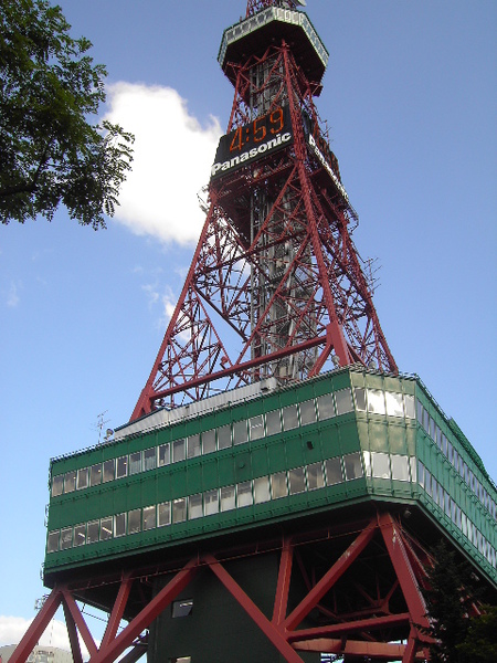 札幌市區內的大通公園地標~時計台