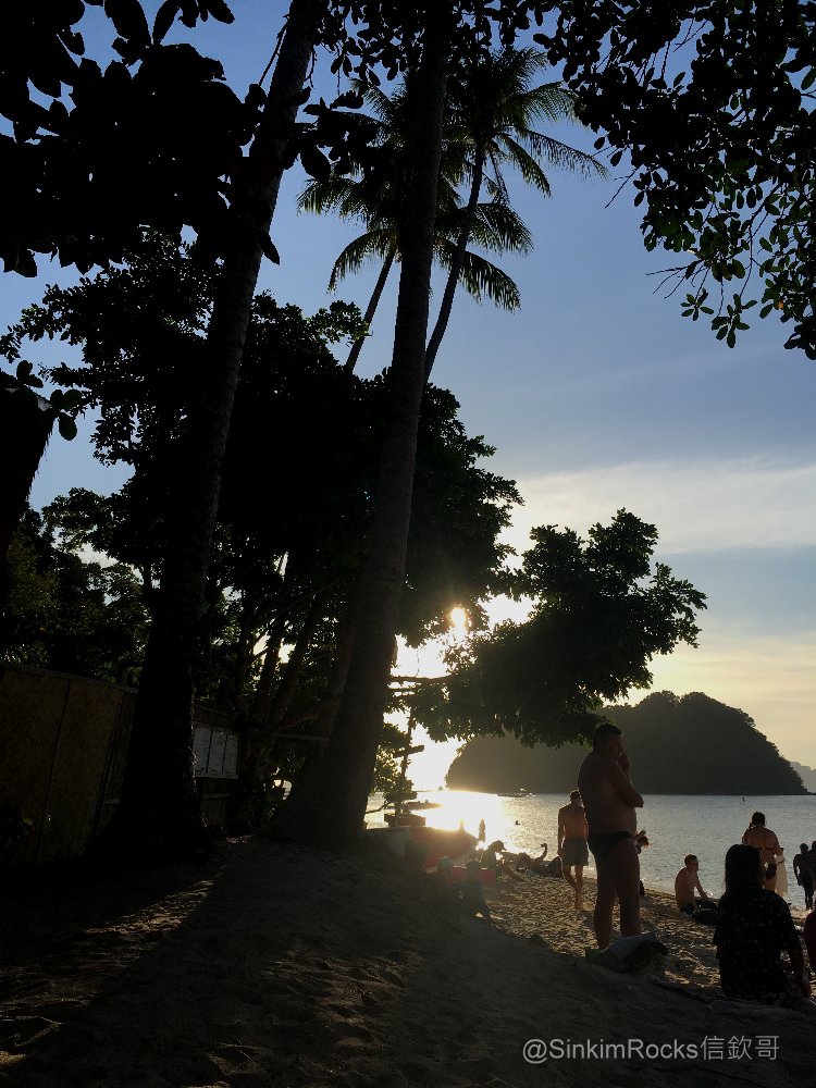 el nido beach 16.jpg