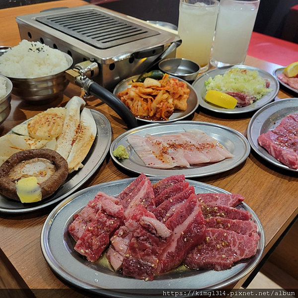 台北東區燒肉必吃大阪燒肉燒魂Yakikon,專人桌邊服務