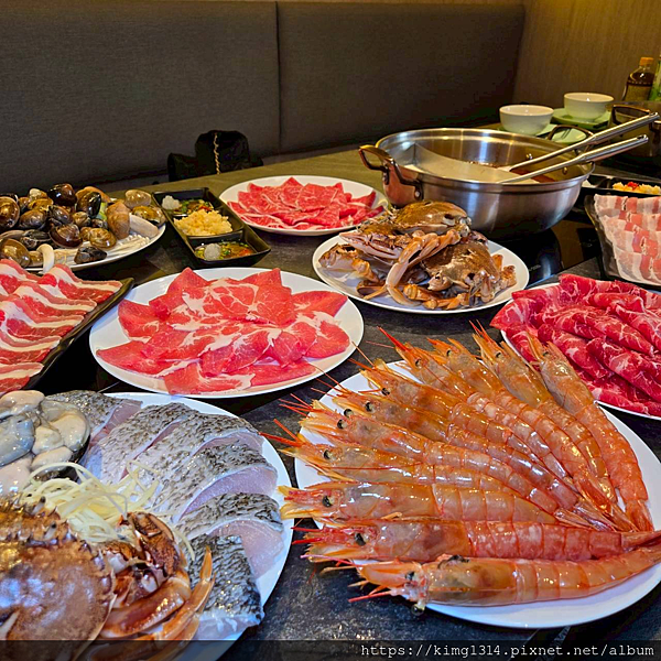 蘆洲新開幕火鍋,夯夯麻辣火鍋吃到飽只要399元起!!肉品和蔬