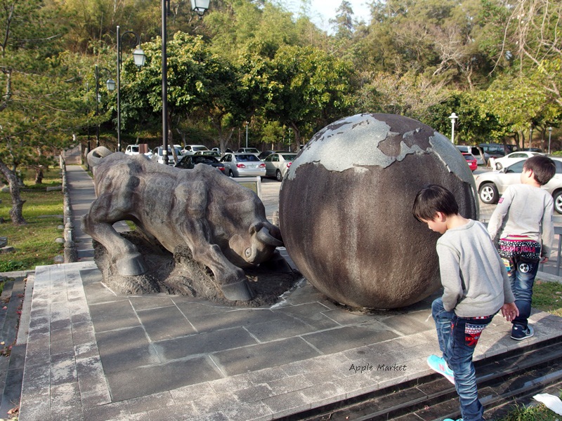 豐原中正公園＠兒童遊戲區 養魚池 溜冰場 籃球場 豐原漆藝文化園區免費參觀 還有健康又可賞景的登山步道
