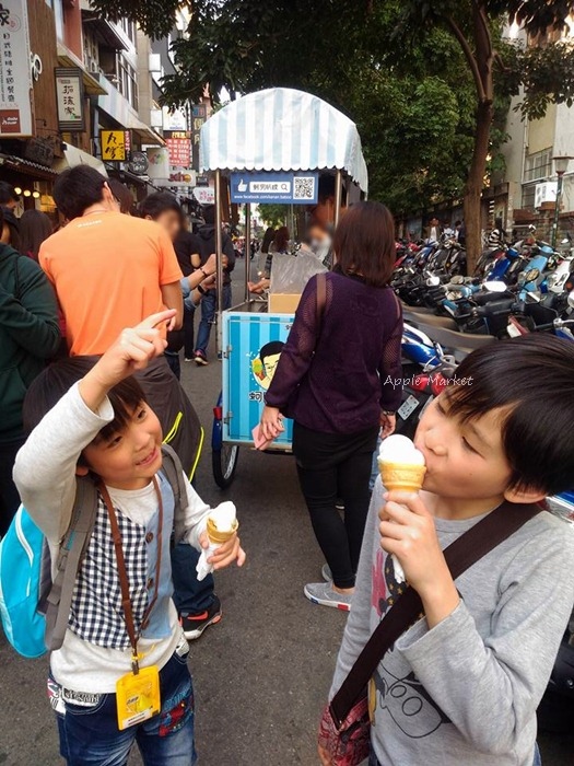 蚵男叭噗@一中商圈古早味叭噗三輪車 銅板價兩球只要20元 童年回憶親民好滋味