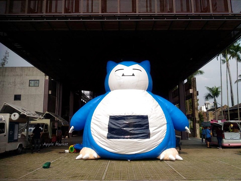 台中文創園區出現野生巨大卡比獸 卡比跳跳床 胖卡市集 市區小人放電好去處 免費展覽參觀　