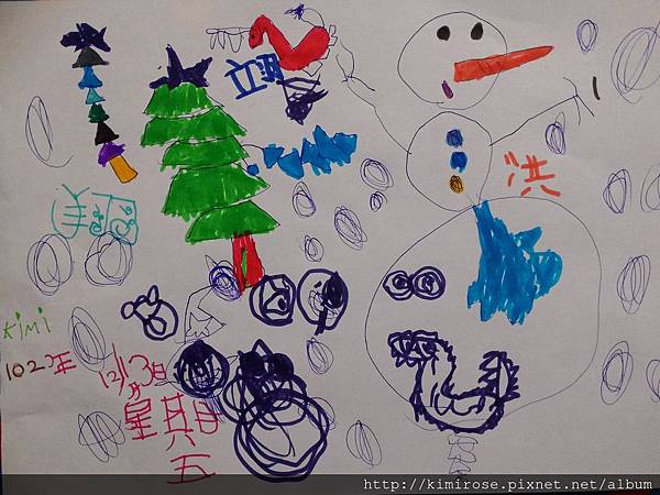KIMI畫了聖誕樹和雪人
