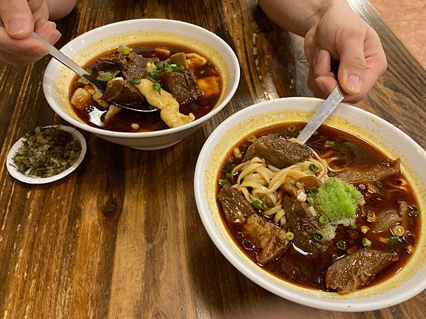 新竹美食｜老兄牛肉麵-必吃人氣美食-推重口味蒜味半筋半肉、牛