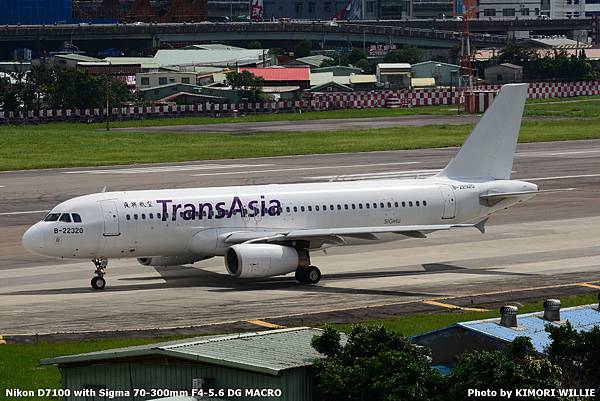 B-22320_8.JPG B-22320_8.JPG