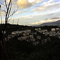 願意每天開山路回返?