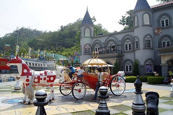 埔里元首館KING GARDEN - 大黑松小倆口