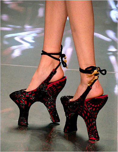 alexander_mcqueen_shoes_01.jpg