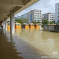 近日，廣東汕頭遭暴雨襲擊，潮陽區、潮南區部份地區水位兩三米深，多處堤防崩塌。18日，網民紛紛質疑當局瞞報、掩蓋汕頭災情，併發出求援。（網絡圖片）