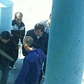 經新浪微博認證的「西祠都市生活圈_海風」博主,發出兩張季建業被押往北京的圖片。(網絡圖片)