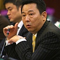 中共官方媒體高調報導,與周永康、李春城關係密切的四川富商劉漢、劉維等36人被檢方正式提起公訴。將該集團定性為「特大涉黑犯罪集團」,「最大黑社會性質犯罪組織」並稱該案由中南海直接領導等。外界分析,劉漢案開始進入司法程序,預示著中共已經對周永康正式收網。(新紀元資料室)