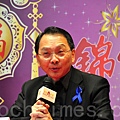 多倫多時事評論員江大惠在記者會上發言(周行。大紀元)