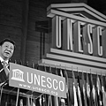 3月27日，中共國家主席習近平在聯合國教科文組織總部發表演講。演講中，他一改在國內時數次引用前中共黨魁毛澤東詞句的做法。(CHRISTIAN HARTMANN/AFP/Getty Images)