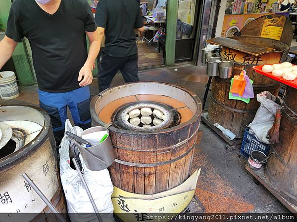 《新竹•食》新竹城隍廟旁排隊美食|新竹廟口胡椒餅|新竹四代傳