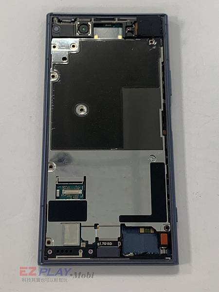 SONY XZ1 摔到充電恐內部斷裂啦！更換電池拯救沒電的機