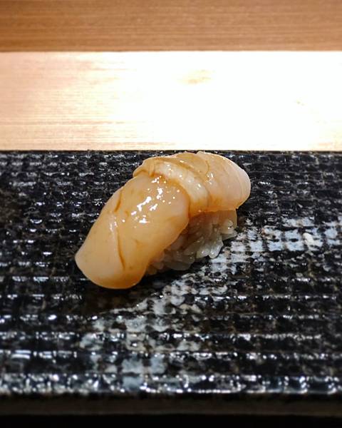 122518_190109_0018.jpg 干貝握壽司