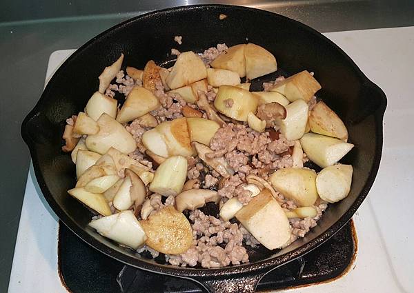 鑄鐵鍋料理5.jpg 鑄鐵鍋料理5.jpg