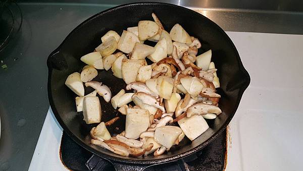 鑄鐵鍋料理7.jpg 鑄鐵鍋料理7.jpg