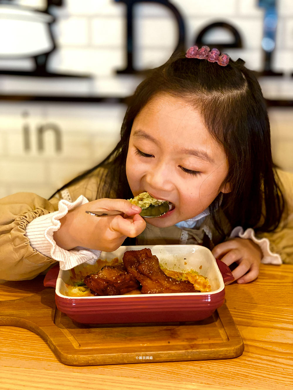 圓山捷運站親子餐廳《歐兔啡食館》餐點多樣化，義大利麵、燉飯、烏龍麵應有盡有