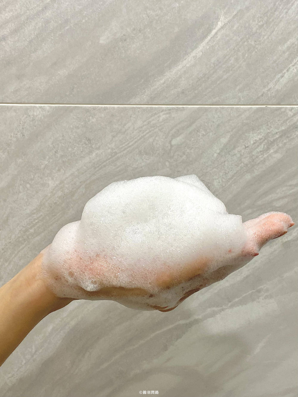 【開箱】從頭開始,為生活多加一點溫柔百夫長「白茶控油洗髮精 【開箱】從頭開始,為生活多加一點溫柔百夫長「白茶控油洗髮精