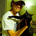 Yiwen with Joel's cat