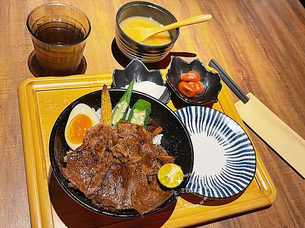 台中大遠百什麼好吃呢？大河屋燒肉丼串燒