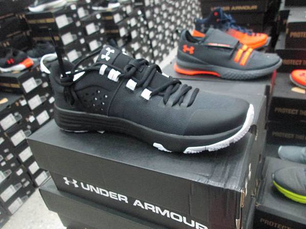 UNDER ARMOUR