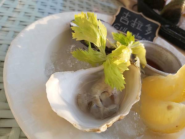 貝隆餐酒館