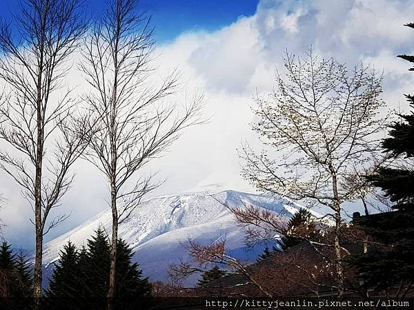 下著四月雪的輕井澤