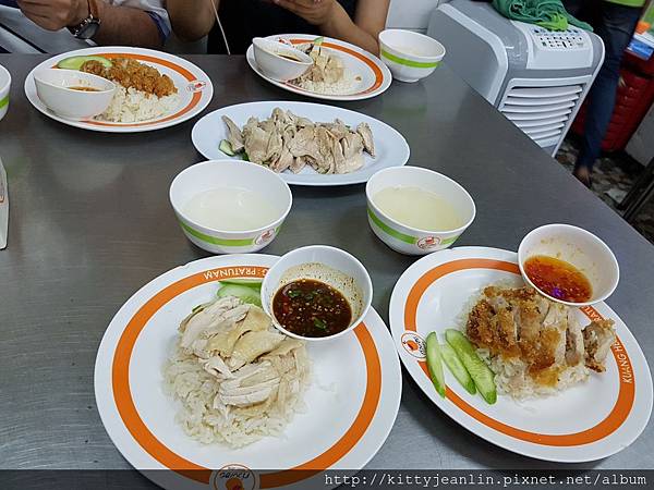 水門市場吃綠色海南雞飯