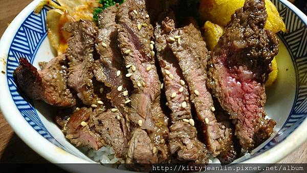 野狼炭火丼飯